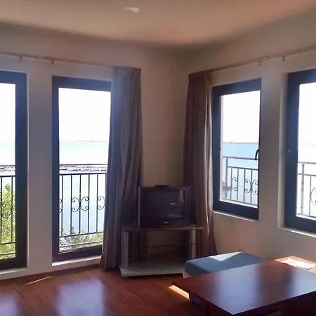 Apartman аheloy 79 *