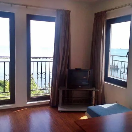Apartman аheloy 79