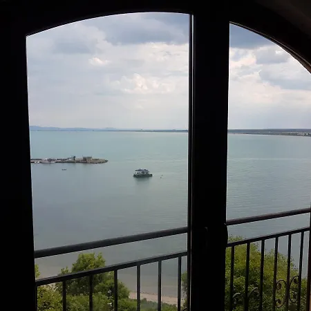 аheloy 79 Apartman