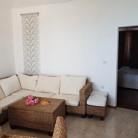 аheloy 79 Apartman *